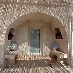 Pietra Pesara Bed & Breakfast 4*