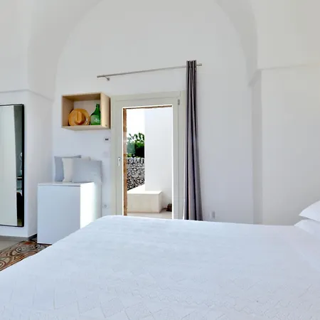 Pietra Pesara Couette-café 4*