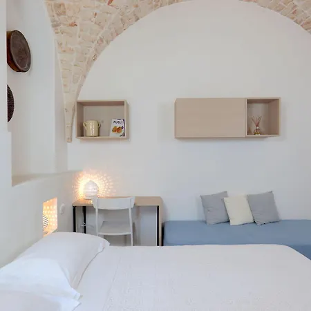 Pietra Pesara Bed & Breakfast 4*
