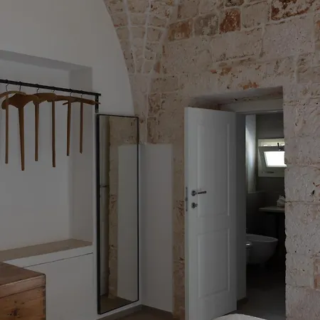 Pietra Pesara Bed & Breakfast 4*