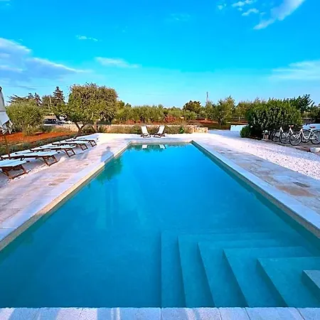 Pietra Pesara Bed and breakfast