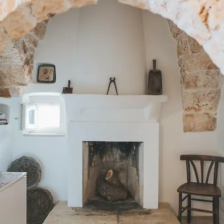 Pietra Pesara Bed & Breakfast 4*